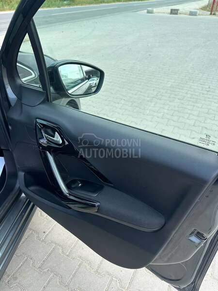 Peugeot 208 1.2 T.u.r.b.o