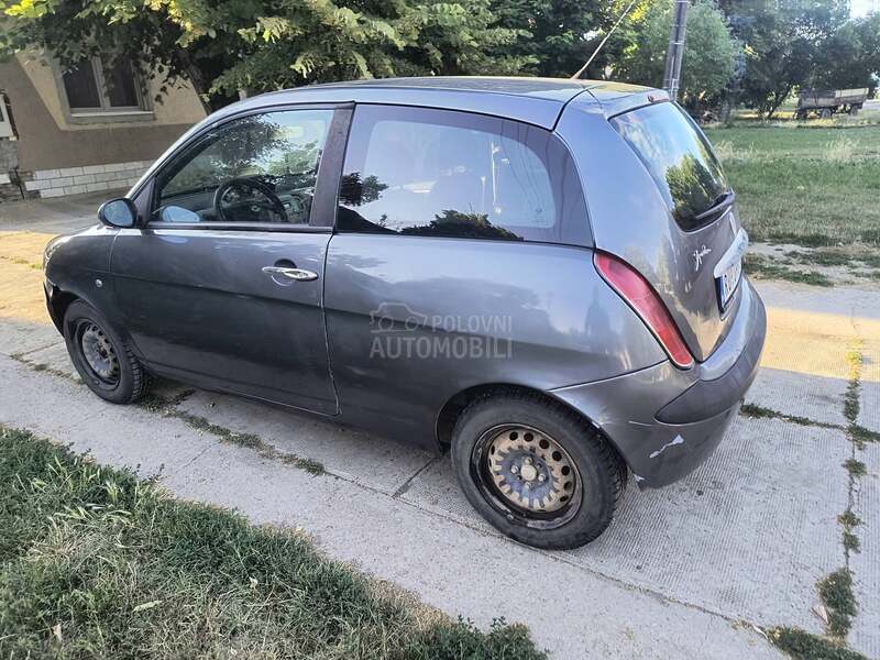 Lancia Ypsilon 1.2 8v