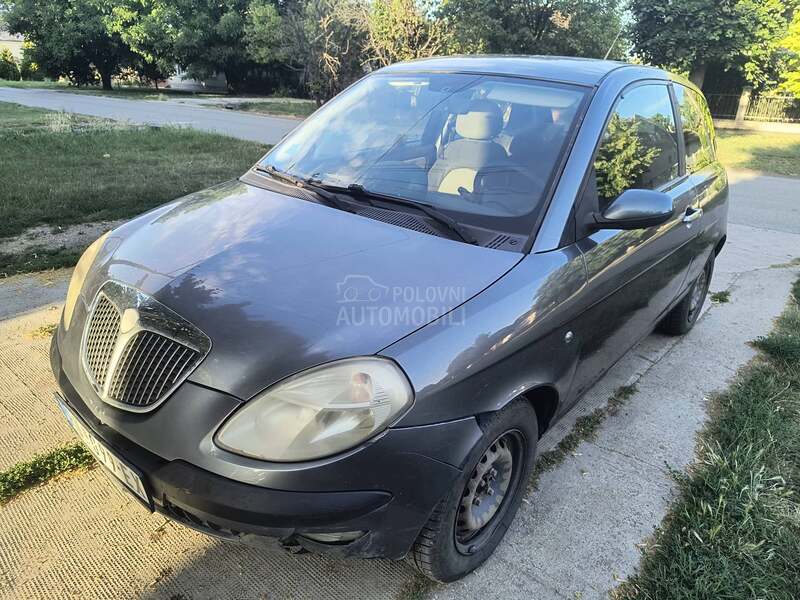 Lancia Ypsilon 1.2 8v