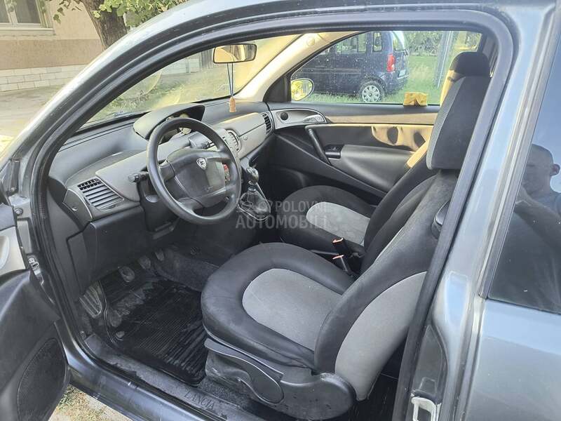 Lancia Ypsilon 1.2 8v