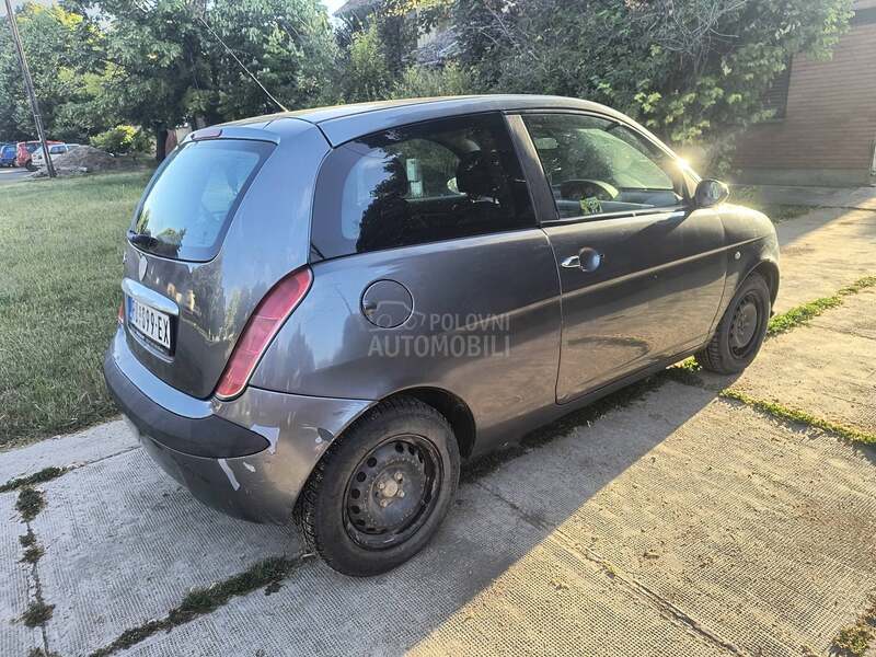 Lancia Ypsilon 1.2 8v