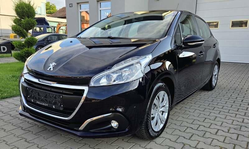 Peugeot 208 1.2 Navi/131.000km