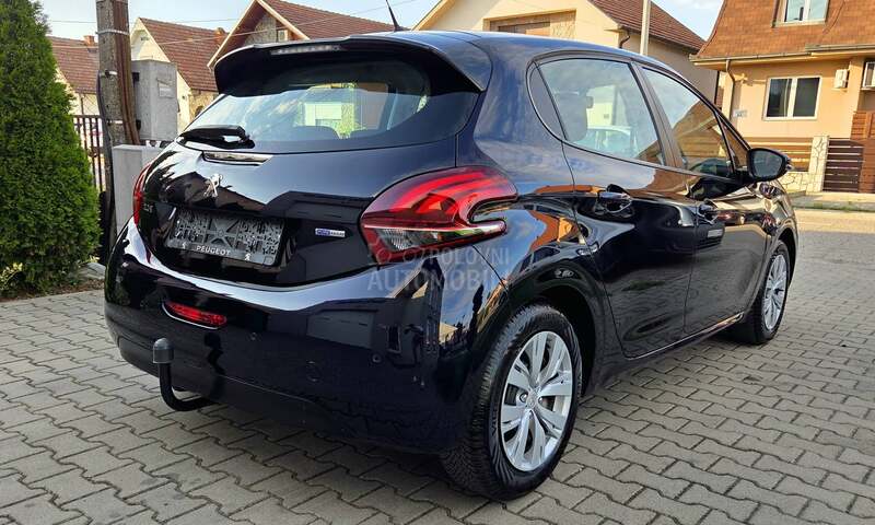 Peugeot 208 1.2 Navi/131.000km