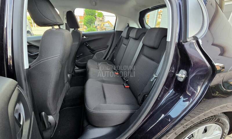 Peugeot 208 1.2 Navi/131.000km