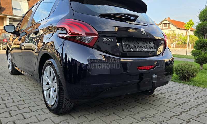 Peugeot 208 1.2 Navi/131.000km