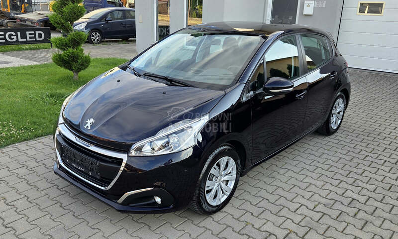 Peugeot 208 1.2 Navi/131.000km