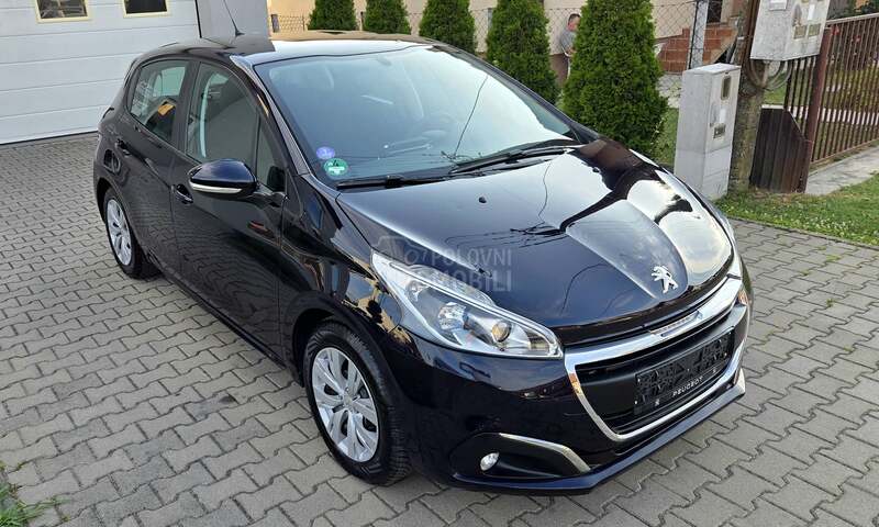 Peugeot 208 1.2 Navi/131.000km