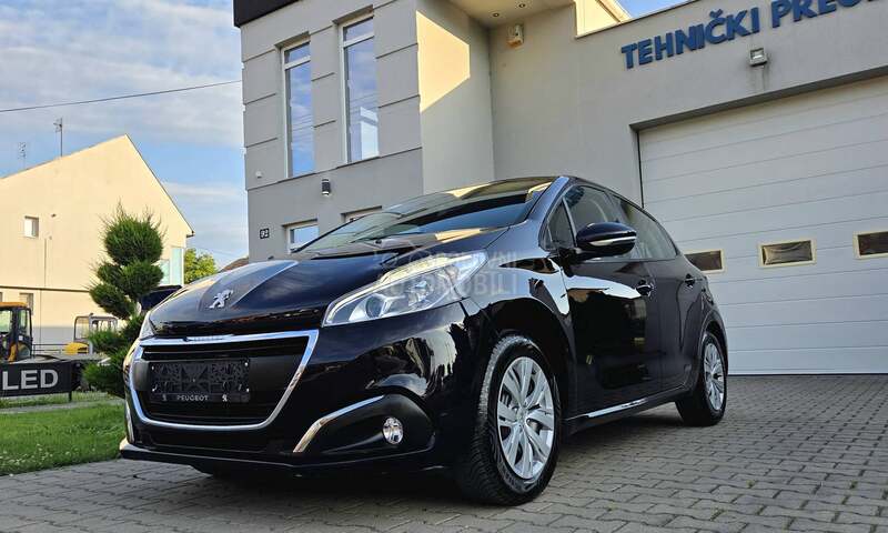 Peugeot 208 1.2 Navi/131.000km