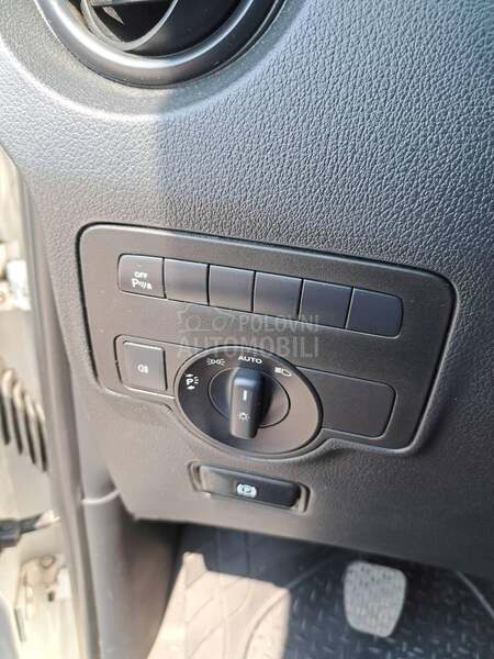 Mercedes Benz Vito 
