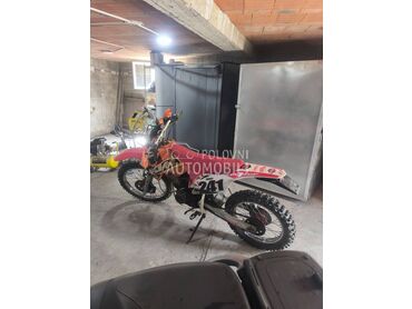 Yamaha XT250