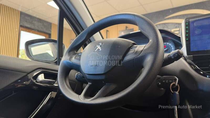 Peugeot 208 ///1.6 HDI//N O V