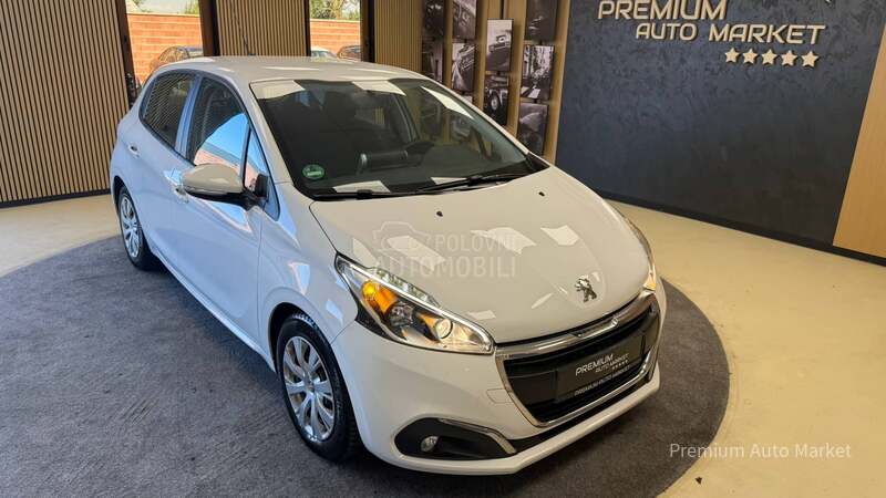 Peugeot 208 ///1.6 HDI//N O V