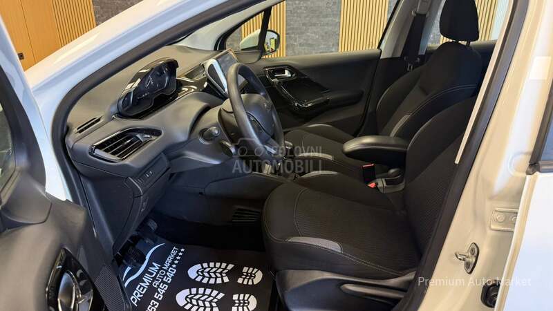 Peugeot 208 ///1.6 HDI//N O V