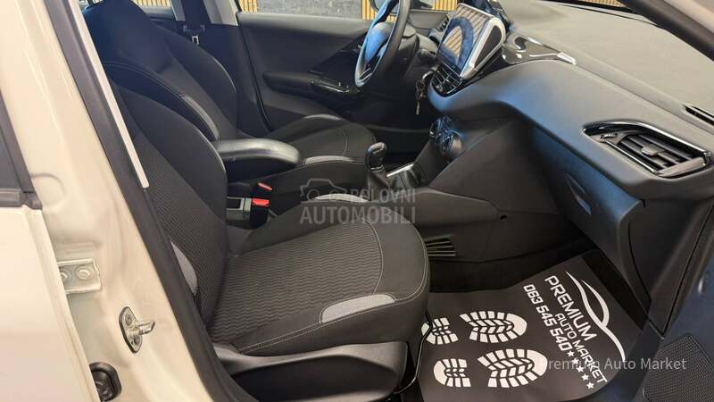 Peugeot 208 ///1.6 HDI//N O V