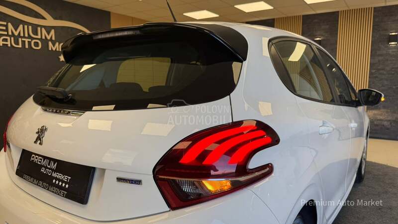 Peugeot 208 ///1.6 HDI//N O V