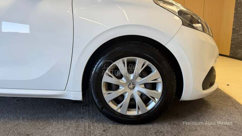 Peugeot 208 ///1.6 HDI//N O V