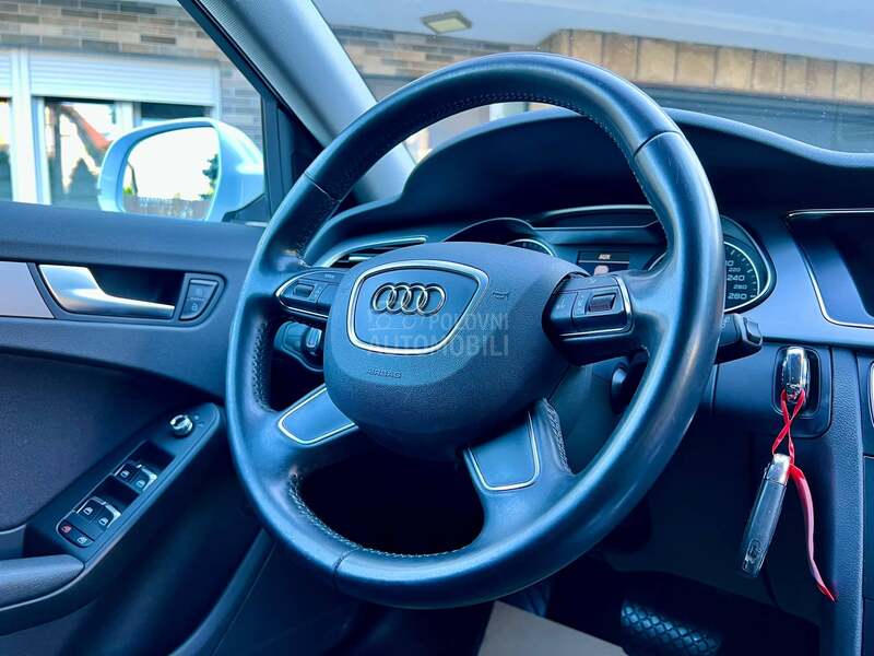 Audi A4 2.0TDi/Aut/S-Line