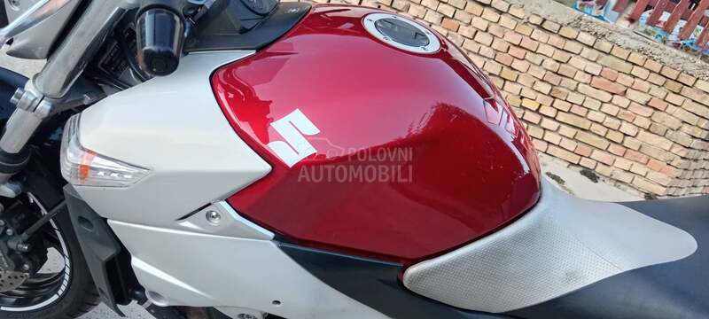 Suzuki GSR 600