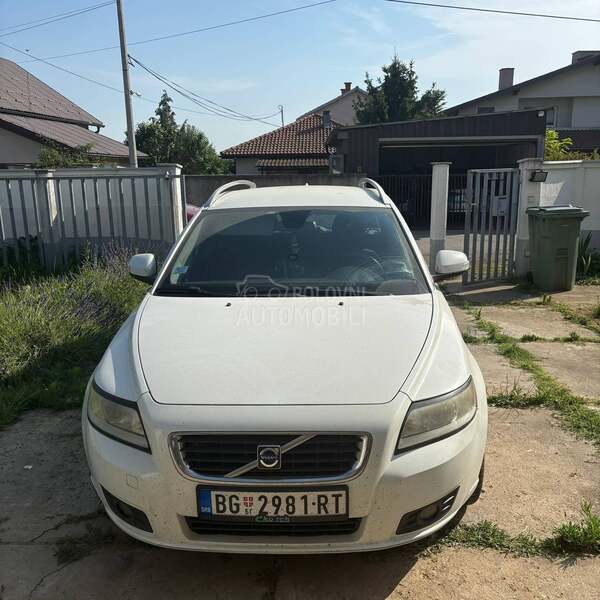 Volvo V50 