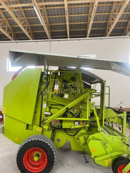 Claas Rollant 240 2 komada
