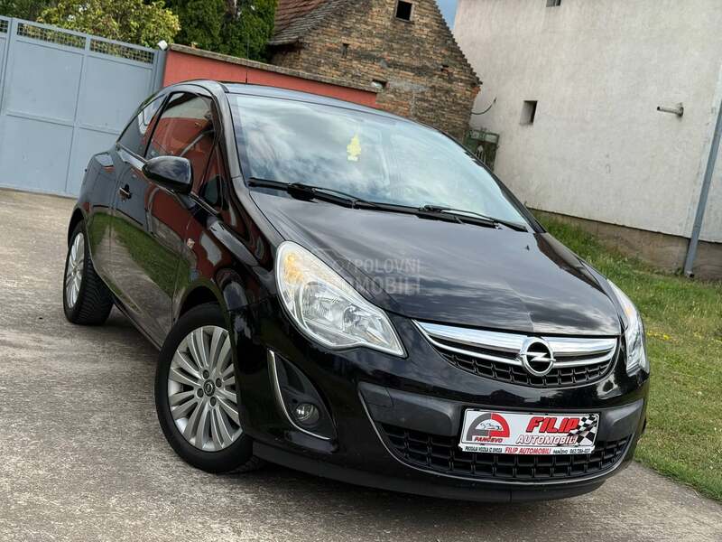 Opel Corsa D 1.2 TNG NA.VI