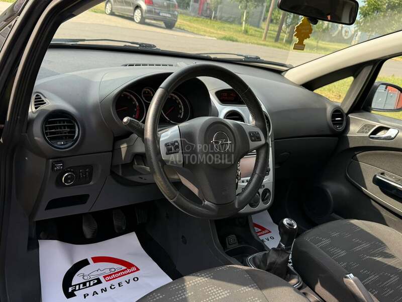 Opel Corsa D 1.2 TNG NA.VI