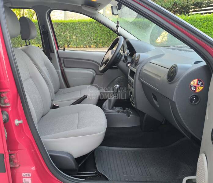 Dacia Logan 1.6 b