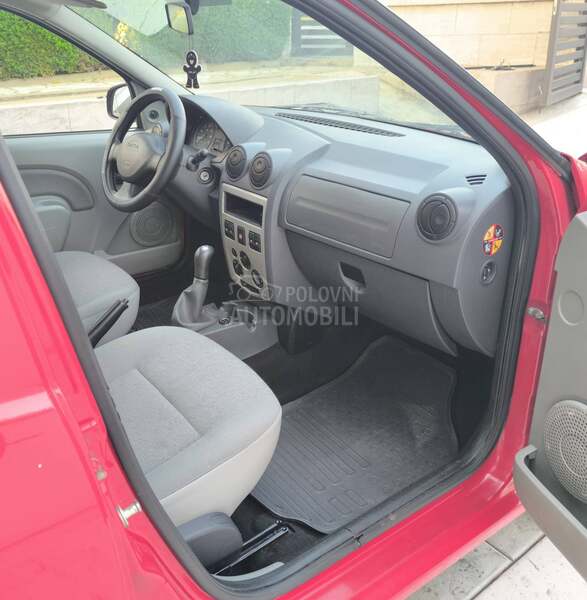 Dacia Logan 1.6 b