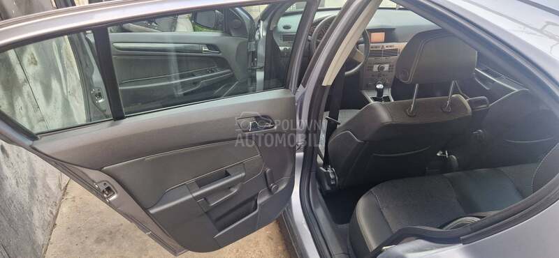 Opel Astra H COSMO