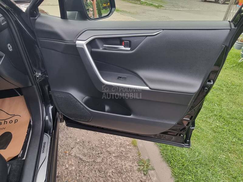 Toyota RAV 4 AWD Hybrid