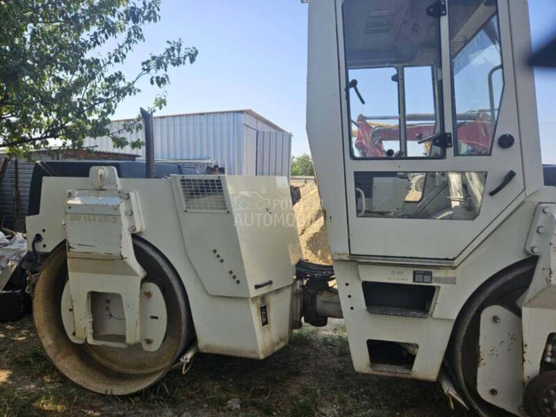 BOMAG valjak