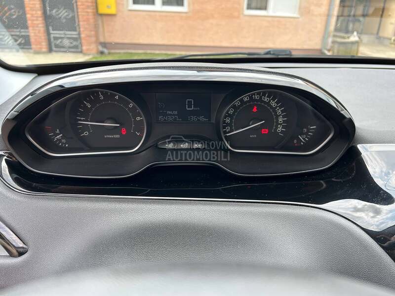 Peugeot 208 1.2 N.O.V