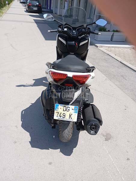 Yamaha X MAX ABS
