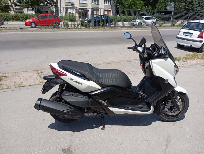 Yamaha X MAX ABS