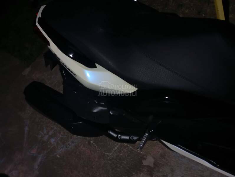 Yamaha X MAX ABS