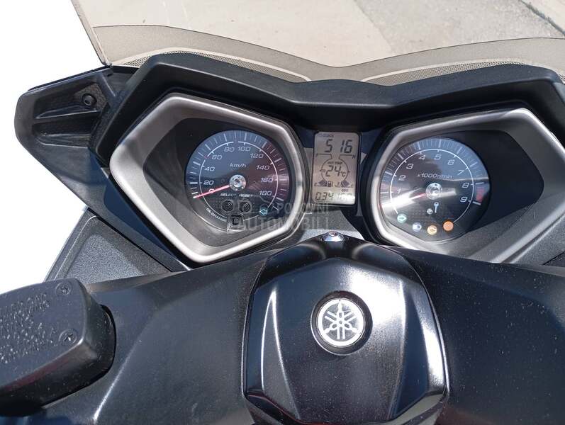 Yamaha X MAX ABS