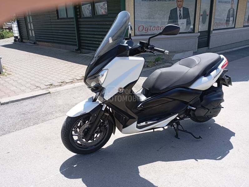 Yamaha X MAX ABS