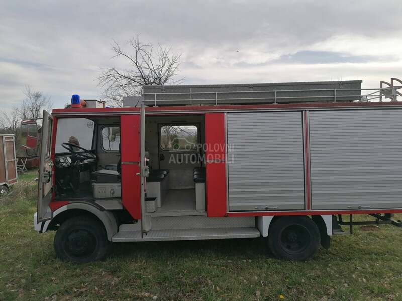 Mercedes Benz Lp 709 Vatrogasni kamion