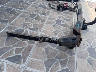 fabricka kuka sa instalacijom za Ford Fusion