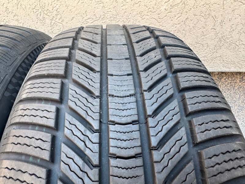 Continental 235/55 R18 Zimska