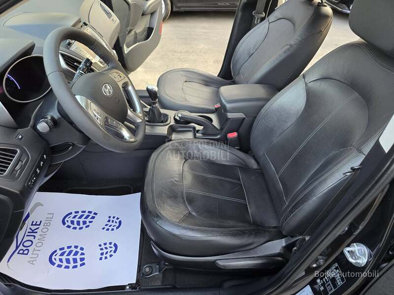 Hyundai ix35 2.0CRDI 4x4 F.U.L.L