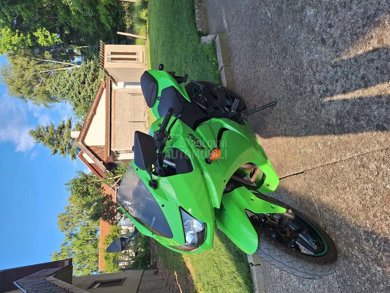 Kawasaki ninja 250r hitno