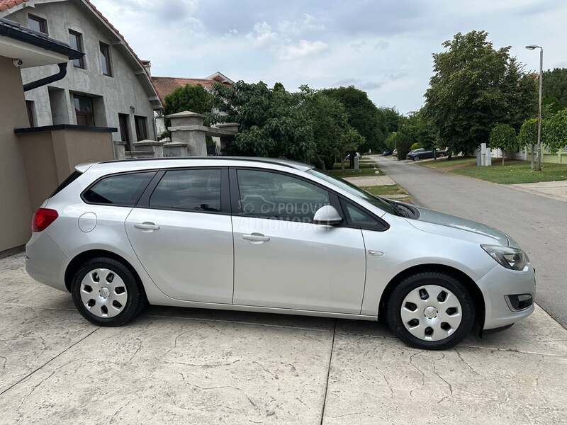 Opel Astra J 1.4 16v ENJOY