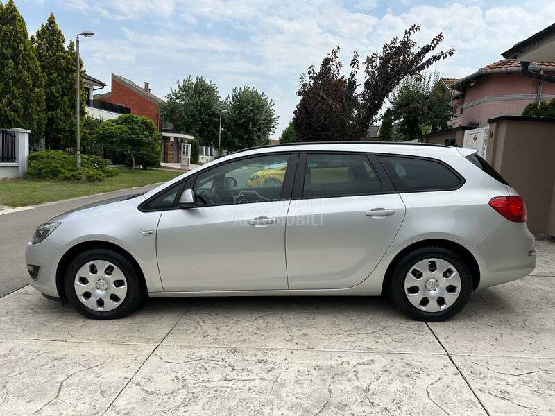 Opel Astra J 1.4 16v ENJOY
