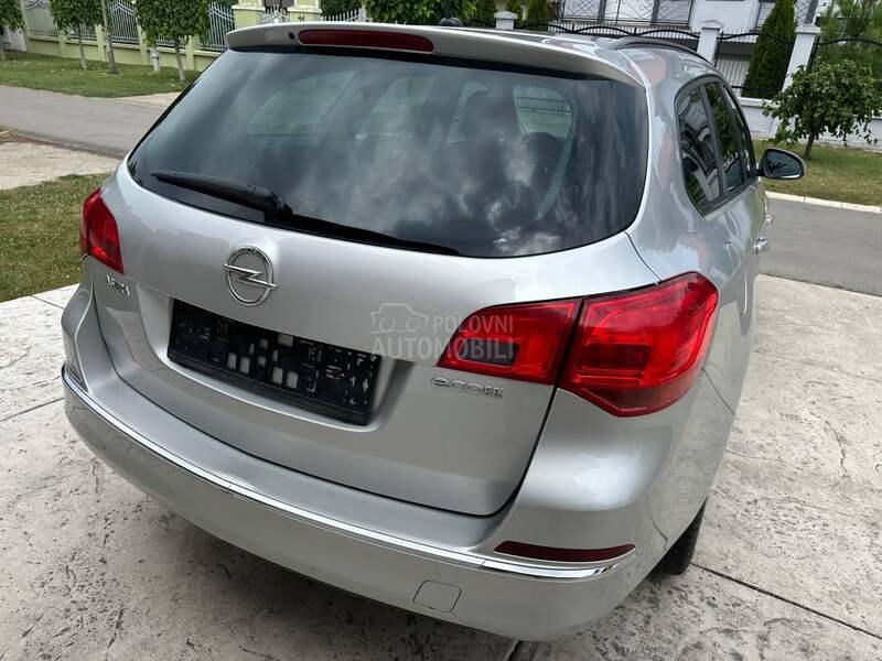 Opel Astra J 1.4 16v ENJOY