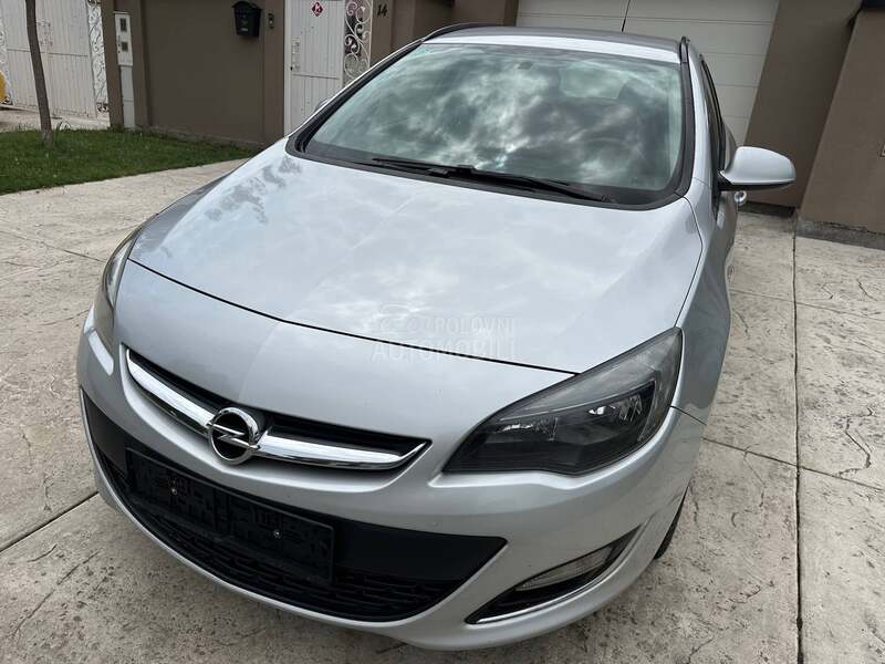 Opel Astra J 1.4 16v ENJOY