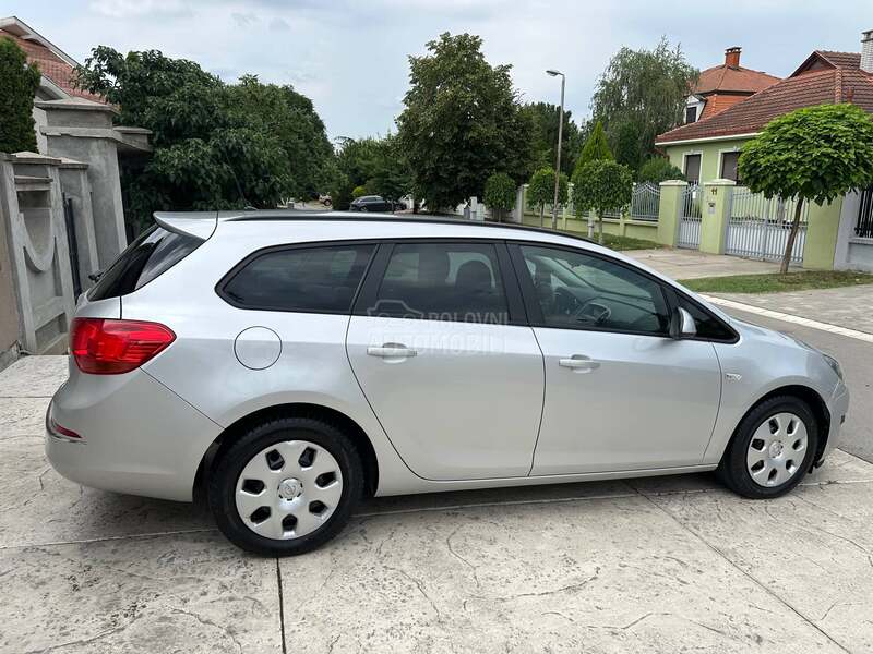 Opel Astra J 1.4 16v ENJOY