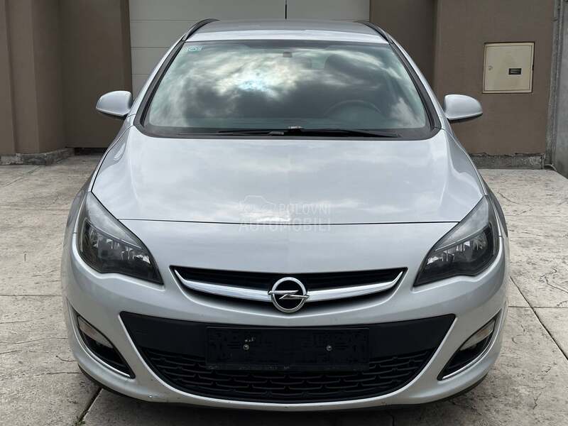 Opel Astra J 1.4 16v ENJOY