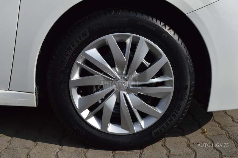 Peugeot 208 1.5 BlueHDi100 Premi