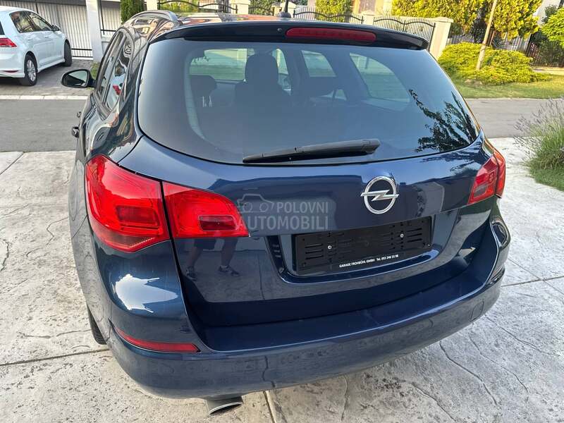 Opel Astra J 1.4 16V ENJOY